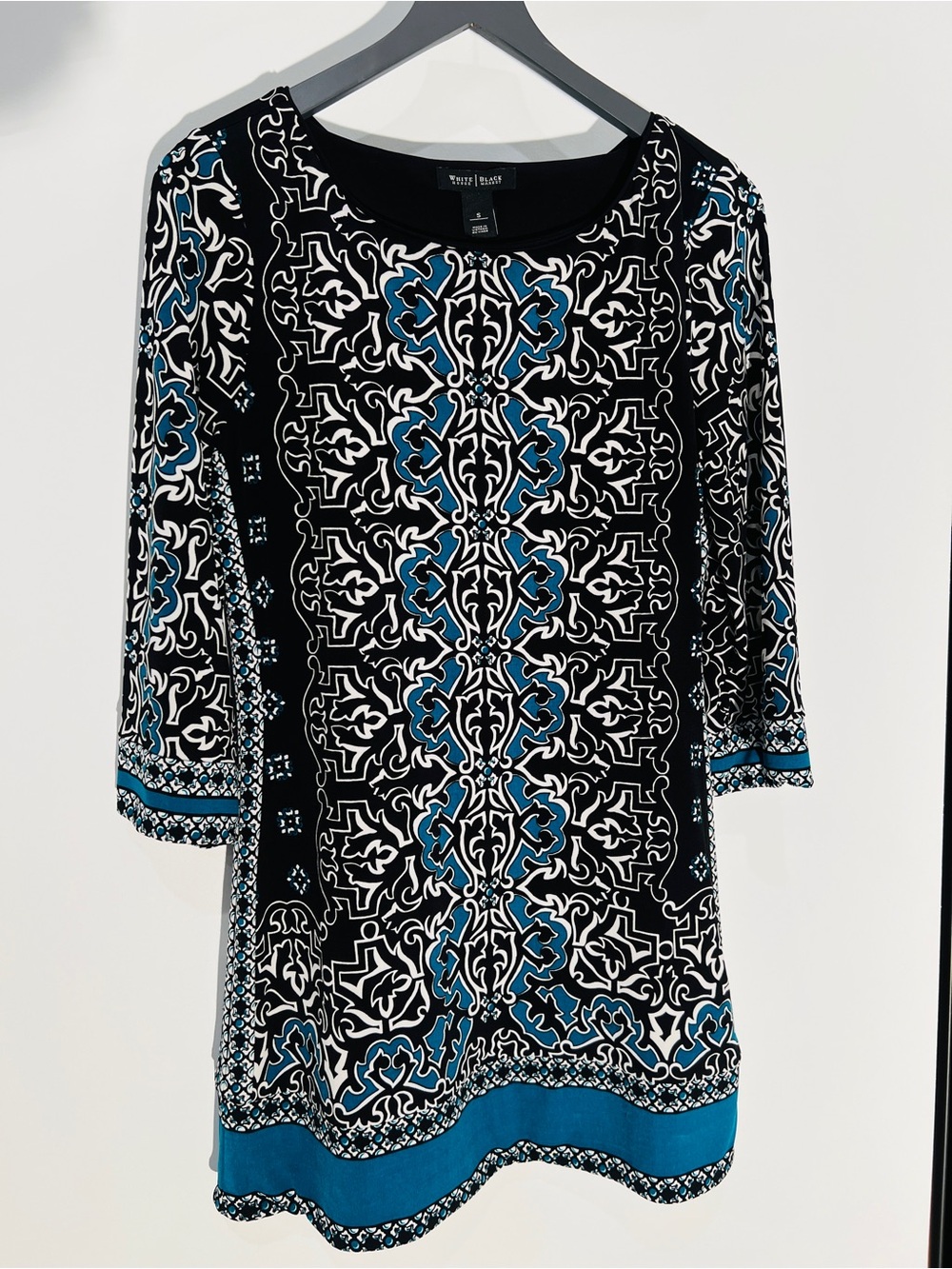 White House Black Market Black, White & Blue Patterned Scoop Neck Tunic